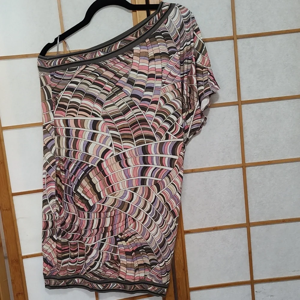 Cold shoulder top - Picture 1 of 2